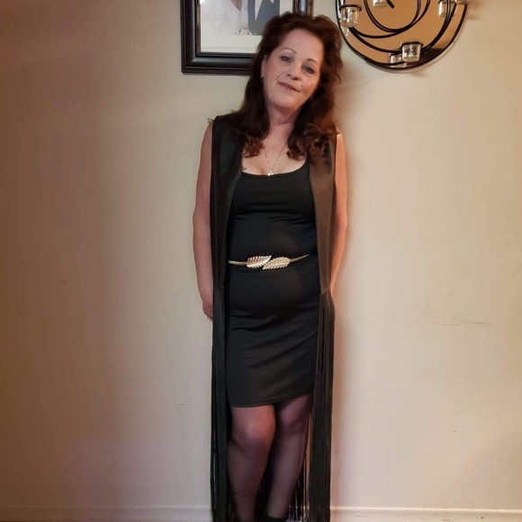 Meet your Posher, April - Picture 1 of 1